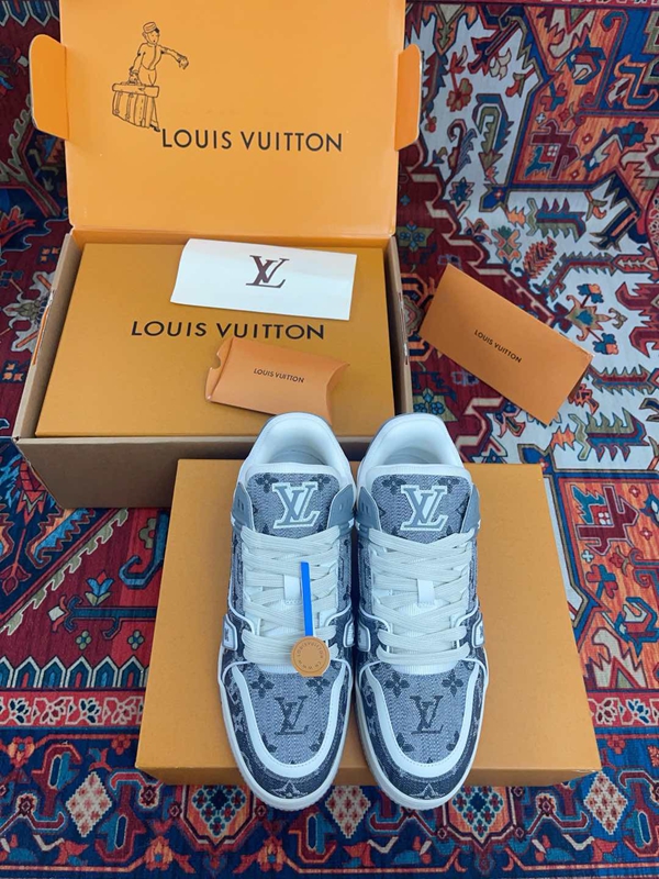 ルイヴィトン靴正面デザイン